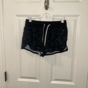 Vuori Black Camo Women's Shorts
Used: see pictures